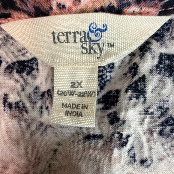 Terra & Sky Women’s Plus 2X Multicolor Floral Button Up Blouse - Picture 3 of 4